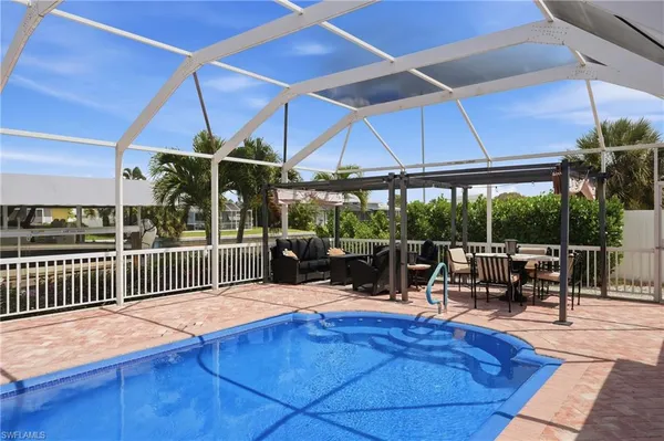 $1,495,000 | 813 North Barfield Drive, Marco Island, FL 34145