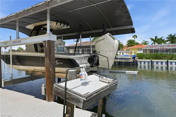 $1,495,000 | 813 North Barfield Drive, Marco Island, FL 34145