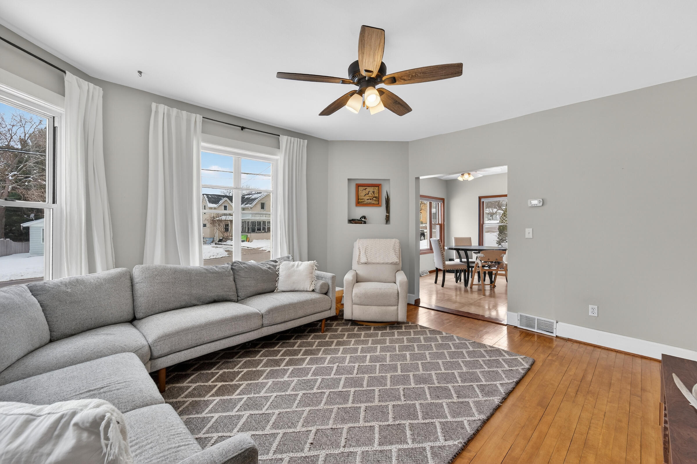 416 South Rural Street Hartford, WI 53027 - Photo 5 of 26 DSC09719