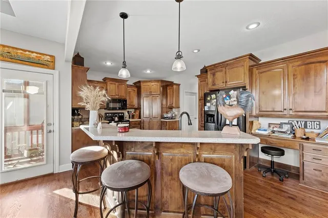 $475,000 | 24021 Eagle Court, Paola, KS 66071