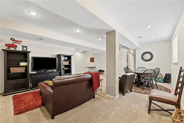 $475,000 | 24021 Eagle Court, Paola, KS 66071