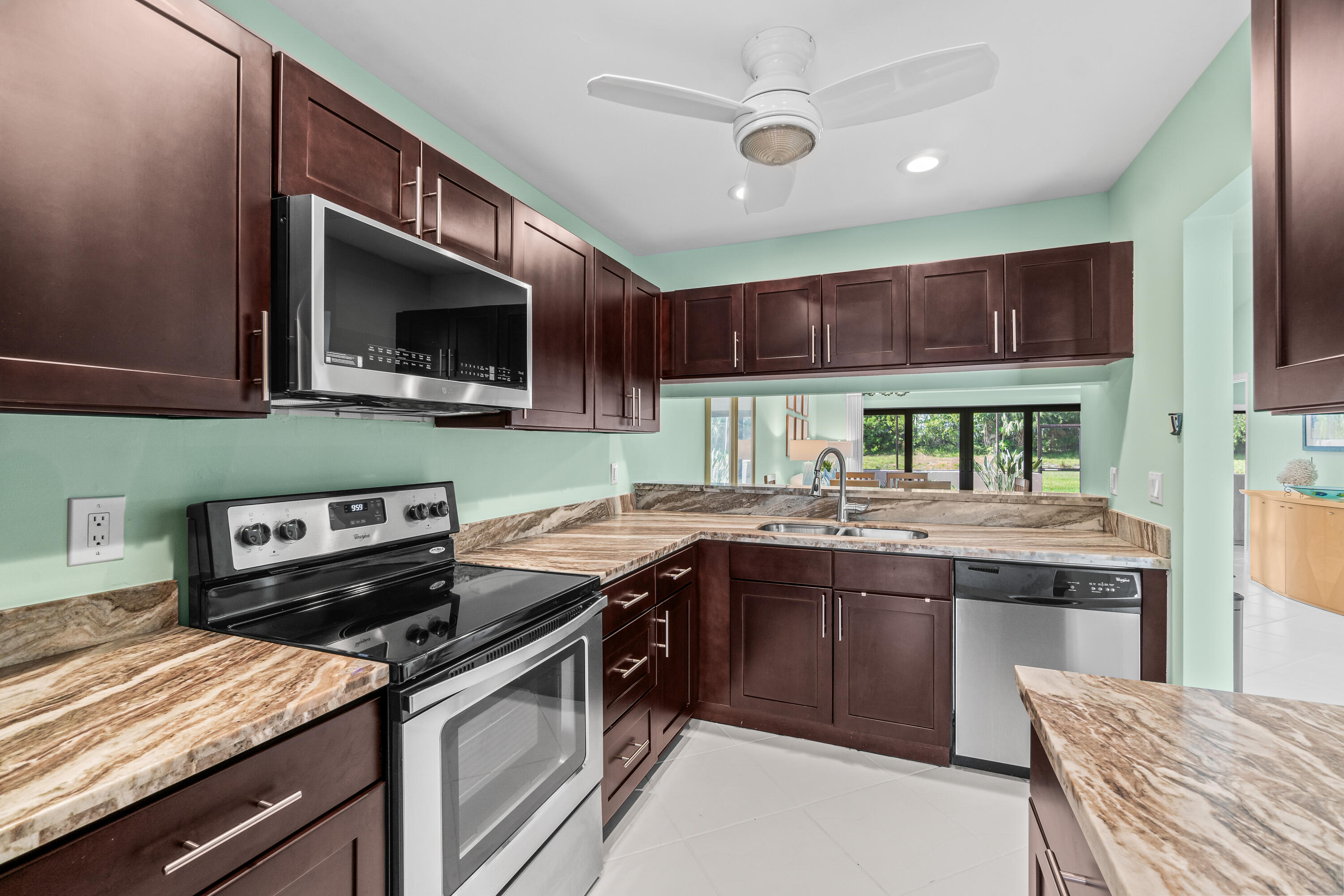 20021 Mona Circle Boca Raton, FL 33434 - Photo 15 of 42 20021 Mona Circle Kitchen 4 South view