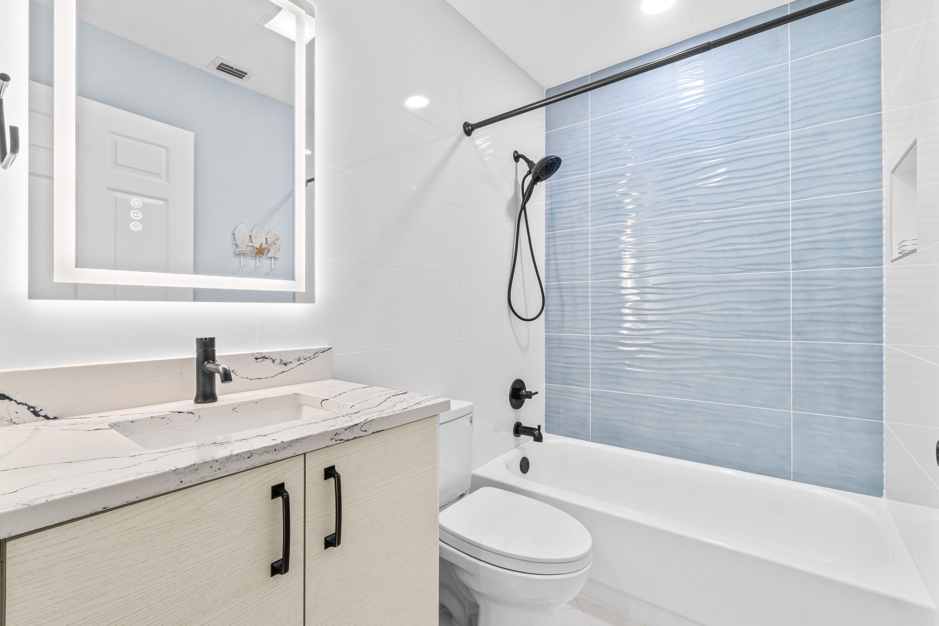 20021 Mona Circle Boca Raton, FL 33434 - Photo 26 of 42 20021 Mona Circle 2nd bathroom with tubs