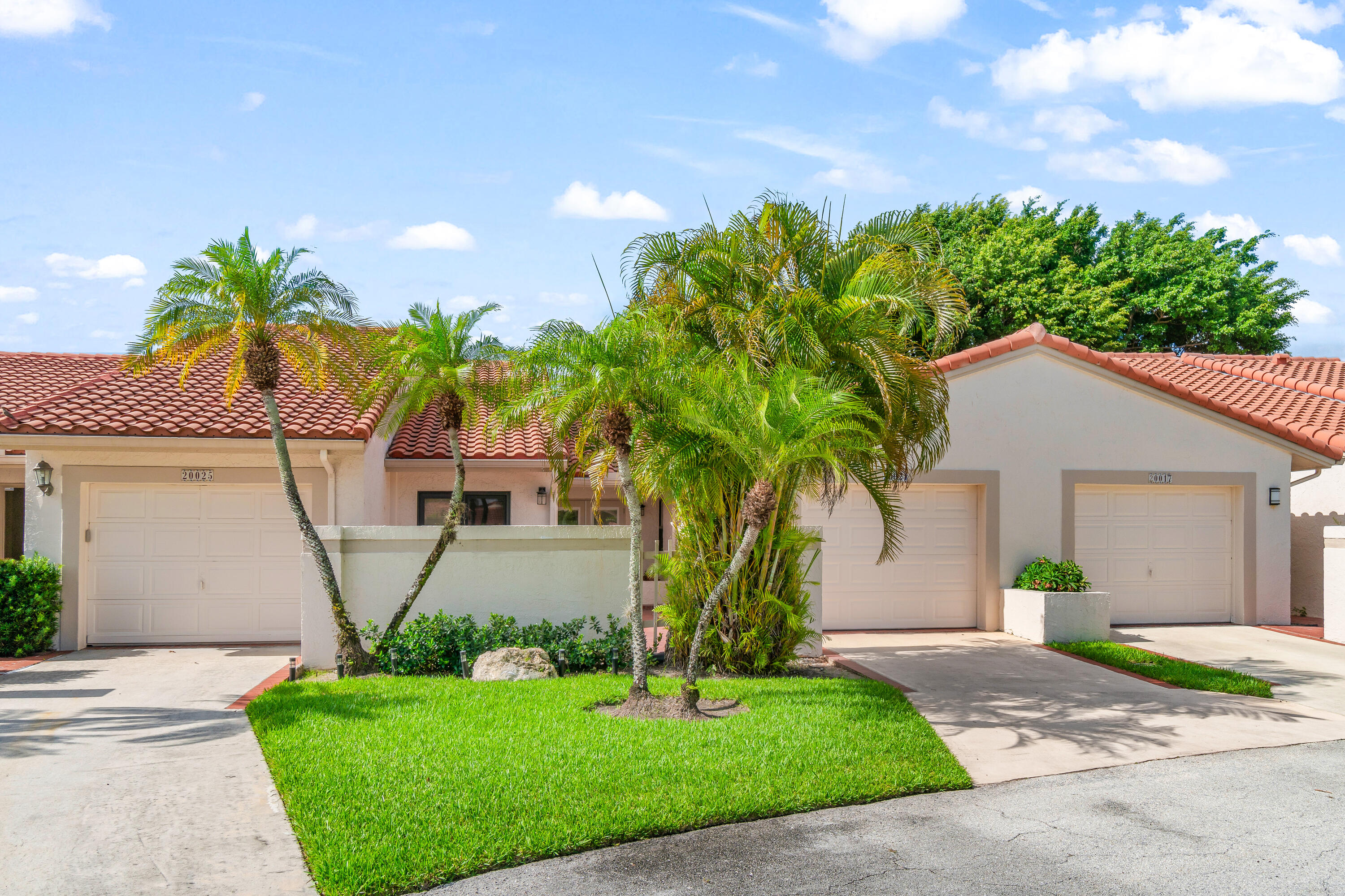 20021 Mona Circle Boca Raton, FL 33434 - Photo 3 of 42 20021 Mona Circle entrance 2