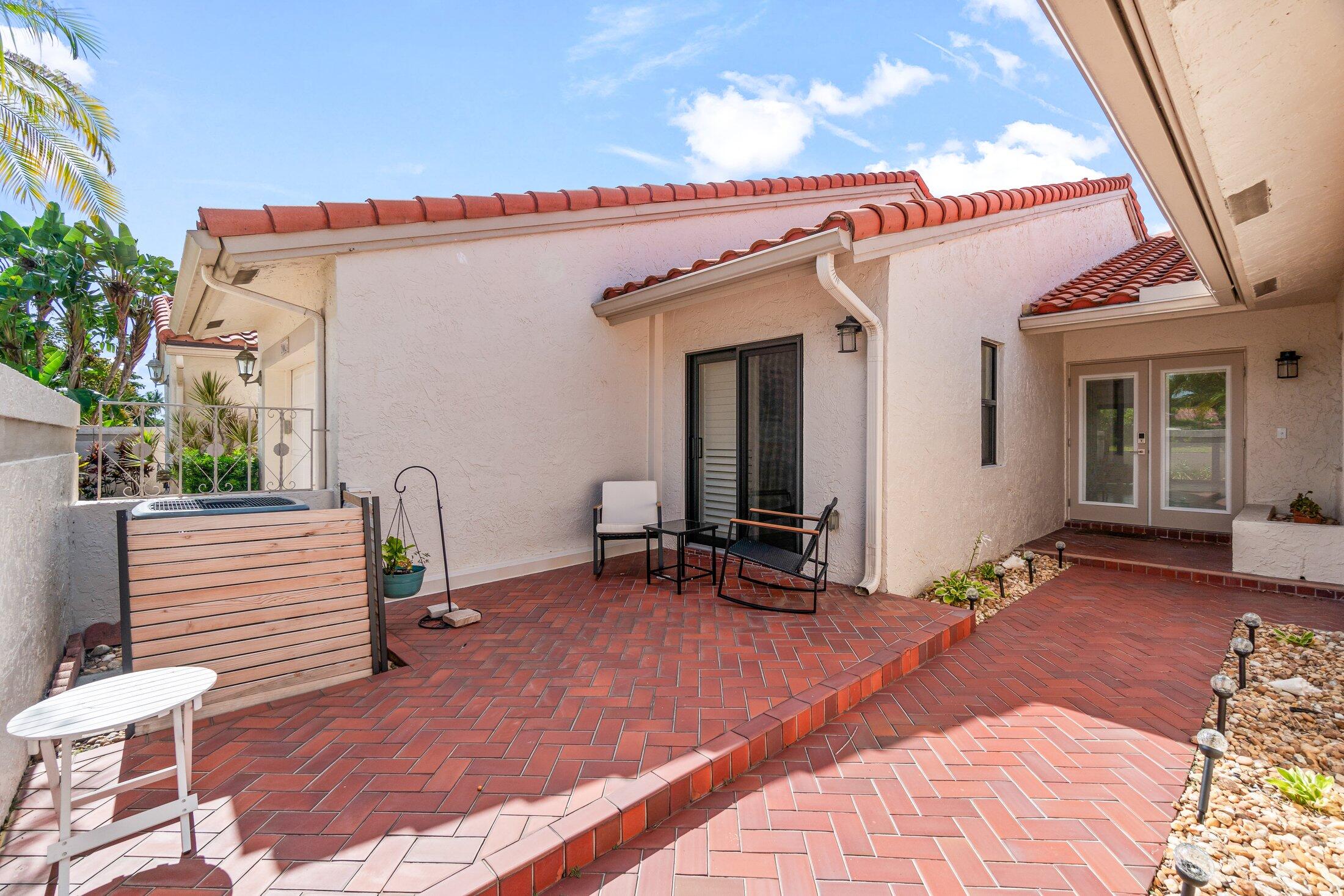 20021 Mona Circle Boca Raton, FL 33434 - Photo 5 of 42 005-20021MonaCircle-BocaRaton-FL-33434-S
