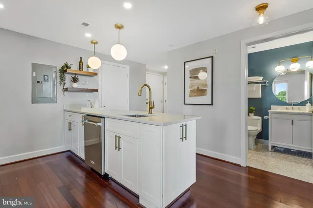 $524,900 | 150 V Street Northwest, Unit V402, Washington, DC 20001