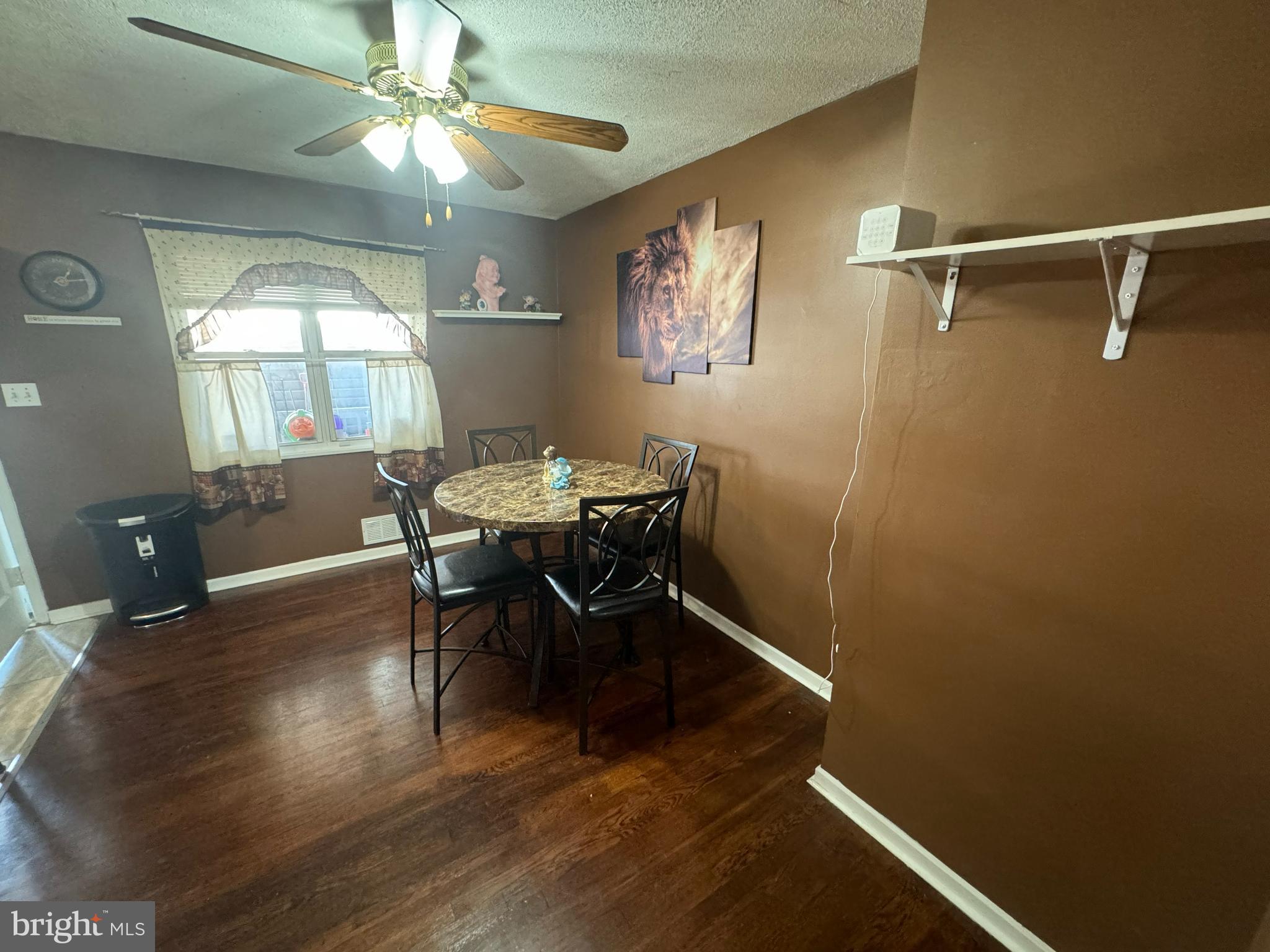 2802 Kirkleigh Road Dundalk, MD 21222 - Photo 7 of 44