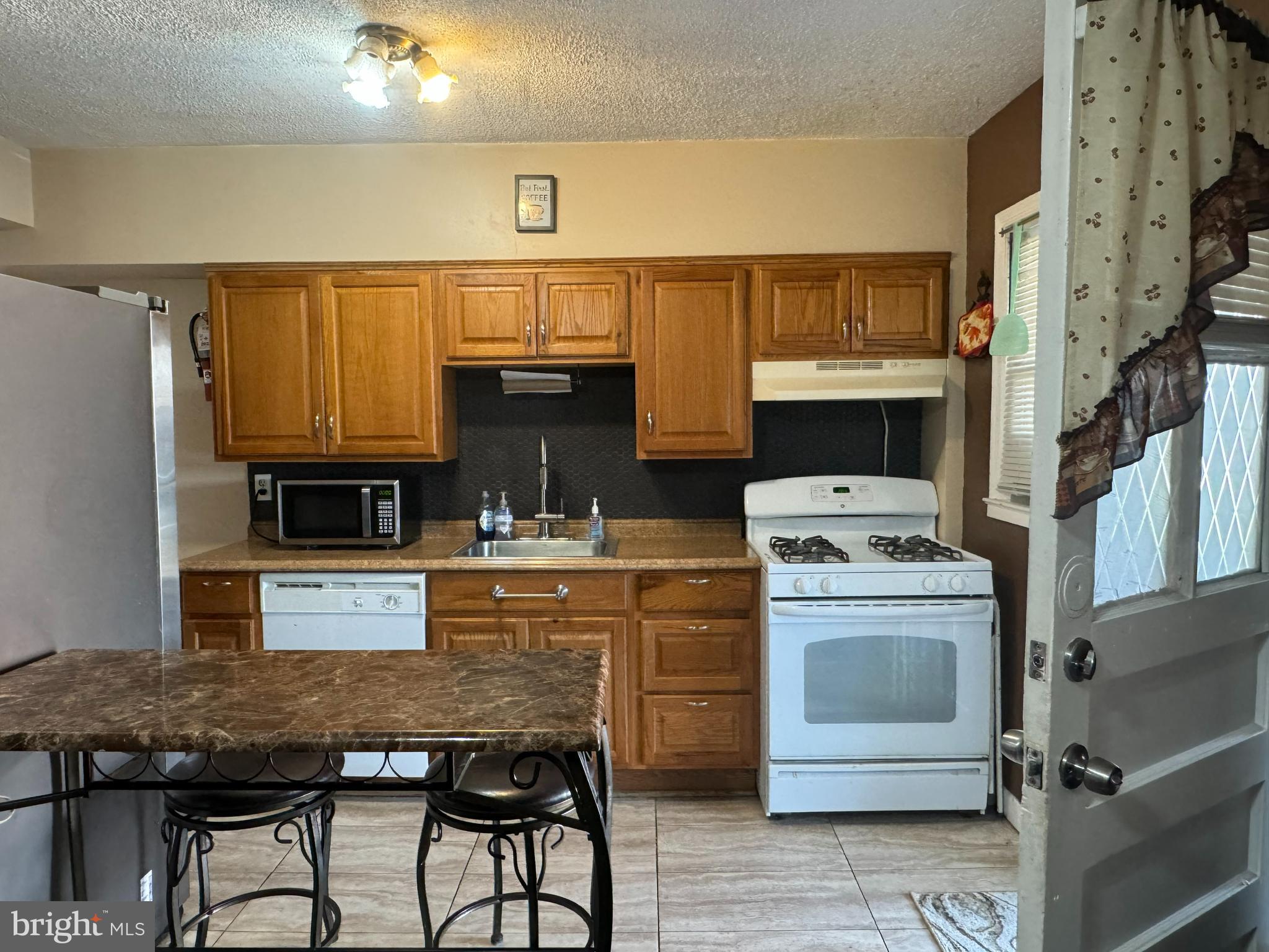 2802 Kirkleigh Road Dundalk, MD 21222 - Photo 8 of 44