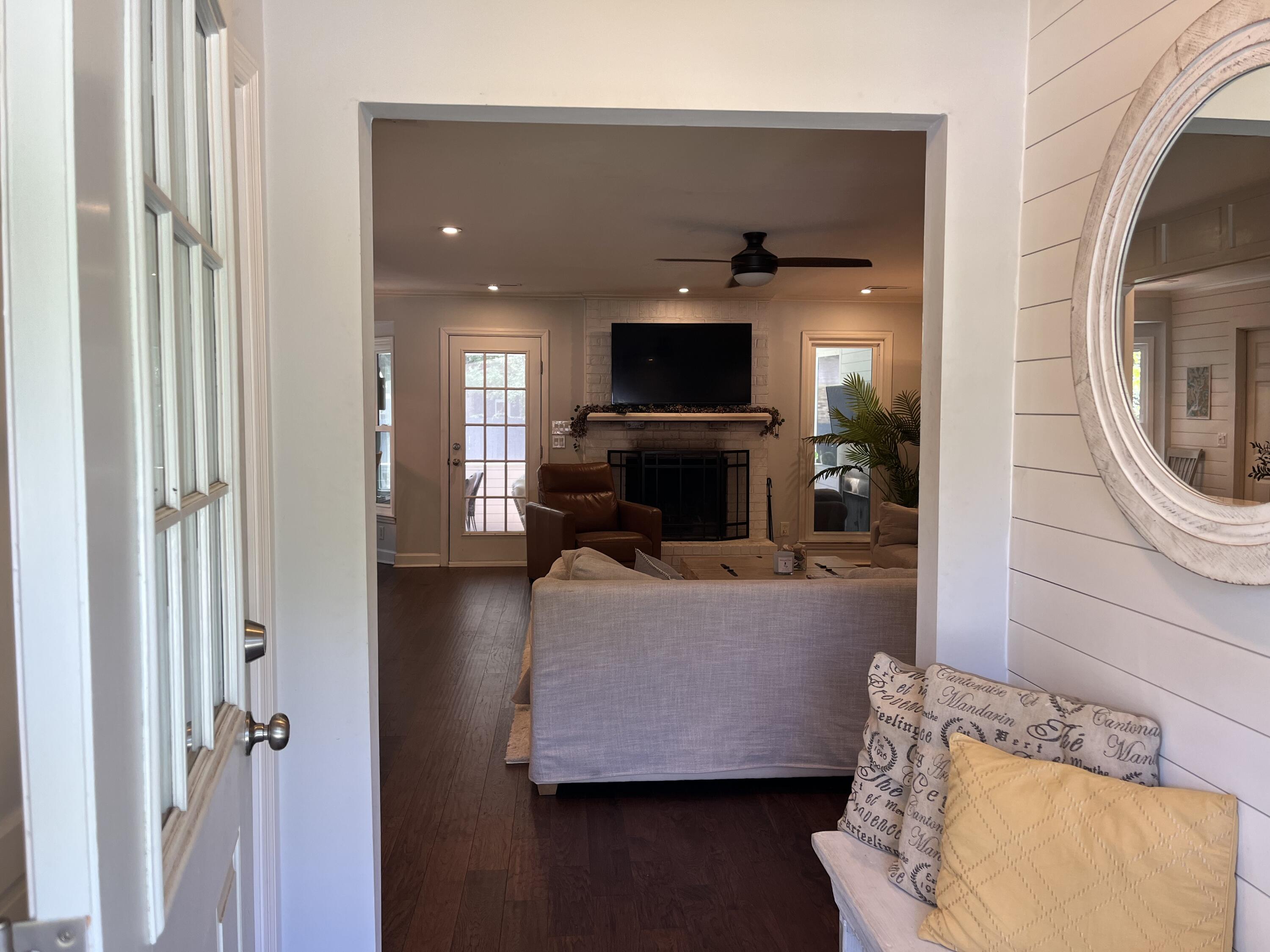 1133 Shoreside Way Mount Pleasant, SC 29464 - Photo 3 of 19