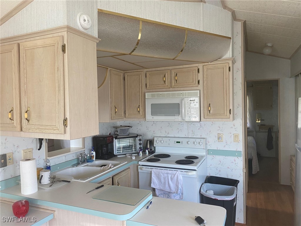 19681 Summerlin Road, Unit 17 Fort Myers, FL 33908 - Photo 20 of 32 Gallery Image 20