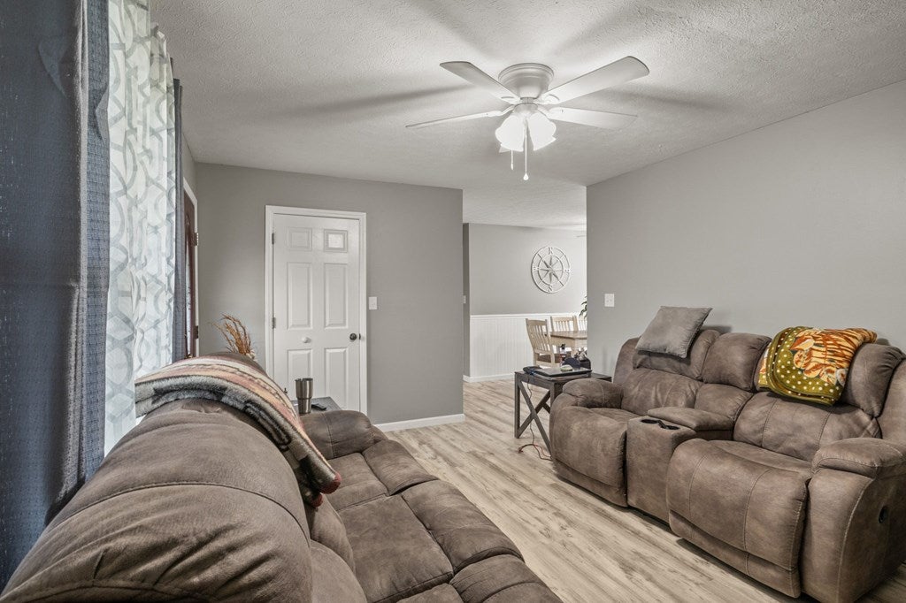 14533 Peaceful Valley Road Abingdon, VA 24210 - Photo 4 of 26 Gallery Image 4
