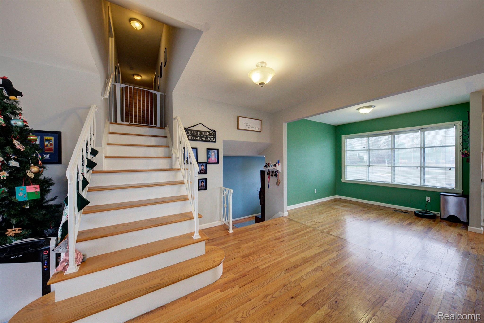 24185 Farmington Road Farmington, MI 48336 - Photo 18 of 50 Gallery Image 18
