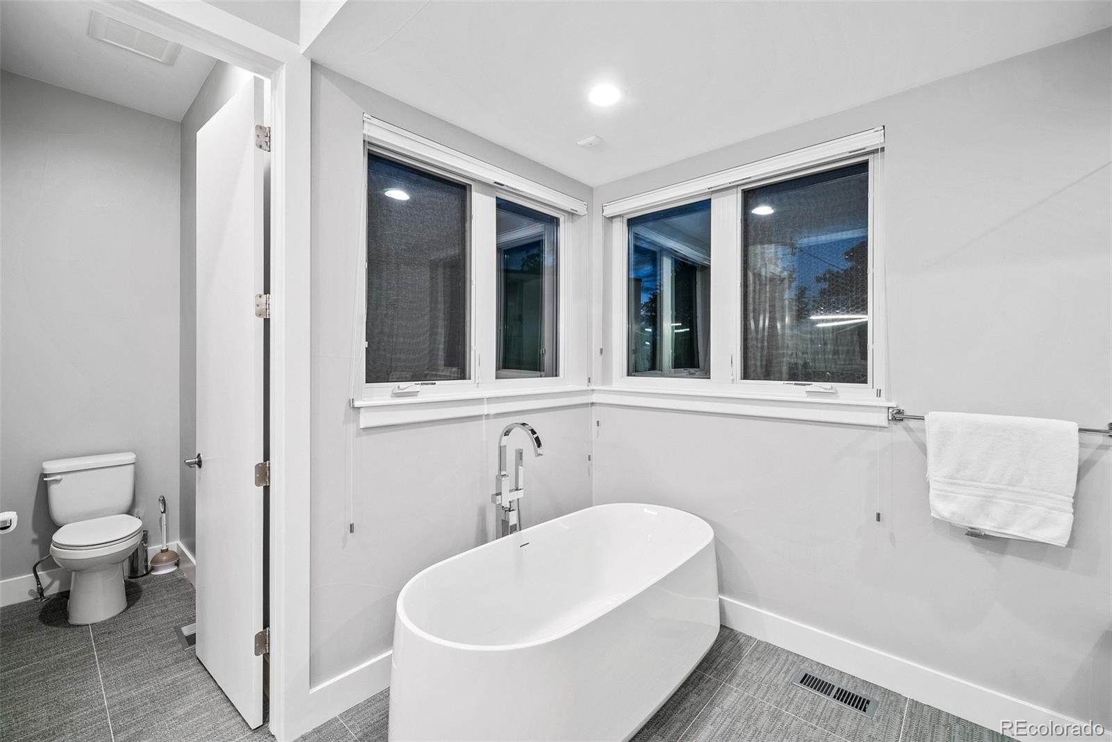 5409 East Bails Drive Denver, CO 80222 - Photo 19 of 40