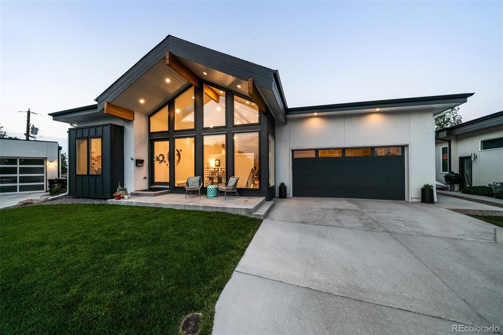 5409 East Bails Drive Denver, CO 80222 - Photo 2 of 40