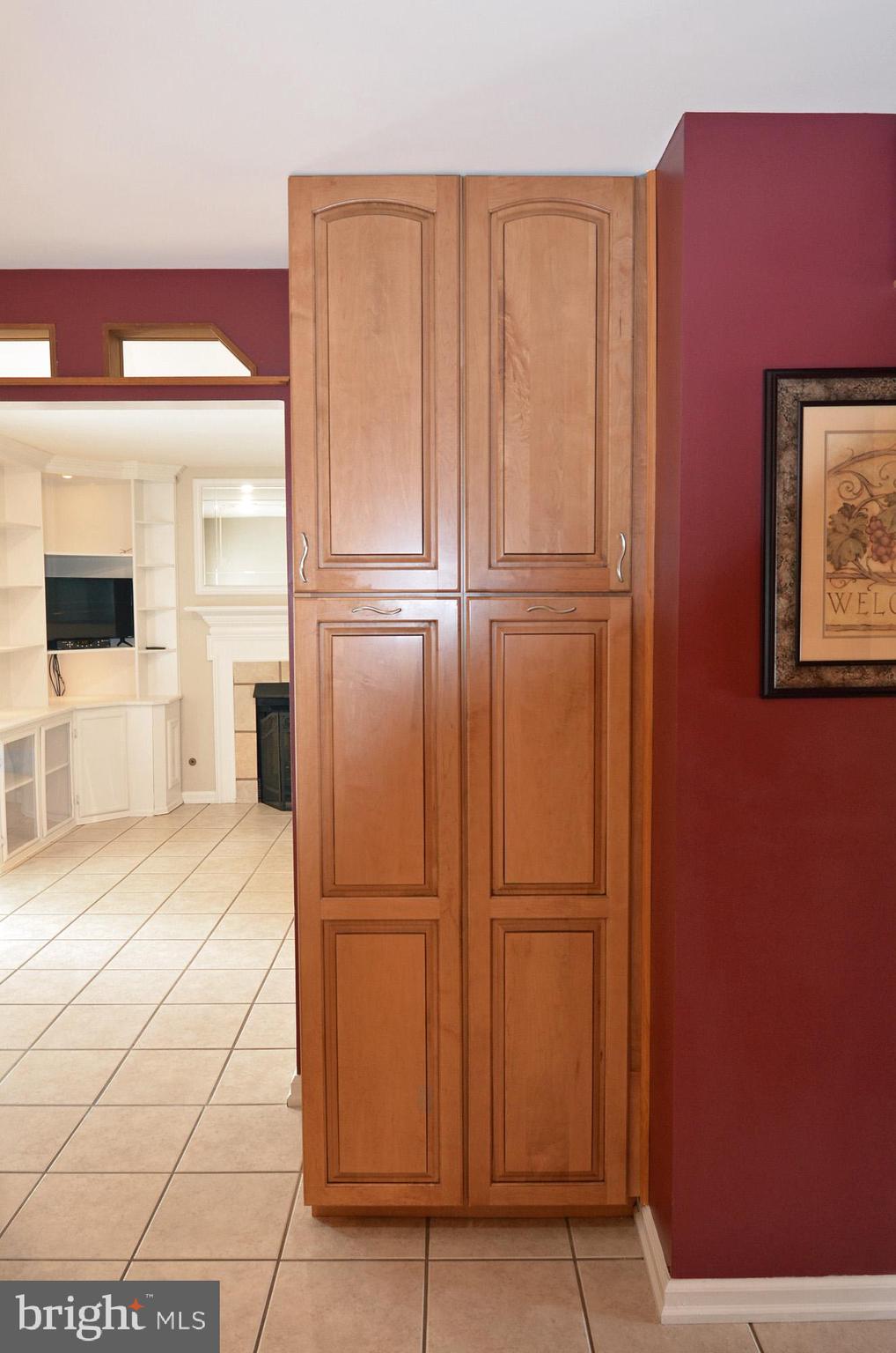 5819 Stone Ridge Drive Centreville, VA 20120 - Photo 41 of 72 Vertical pull-out drawer