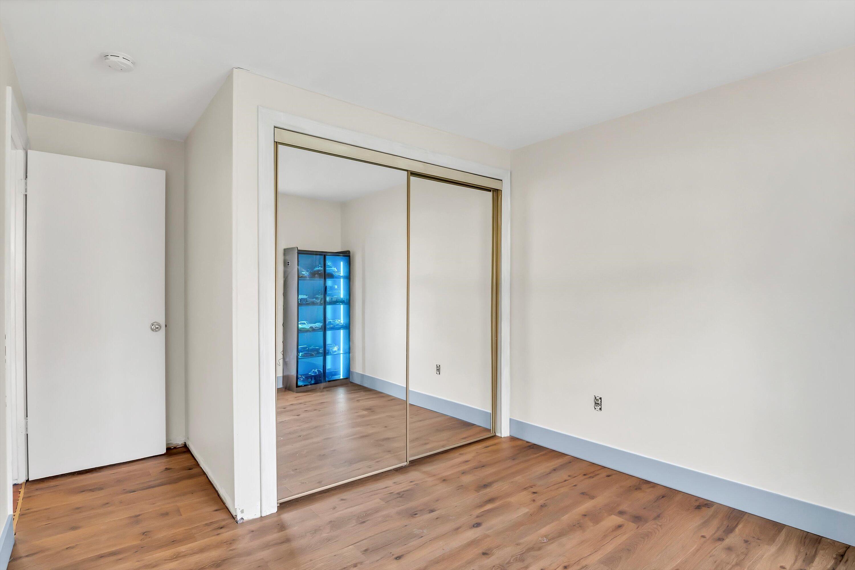 22115 Derby Road Woodhaven, MI 48183 - Photo 26 of 58 28-DSC04370