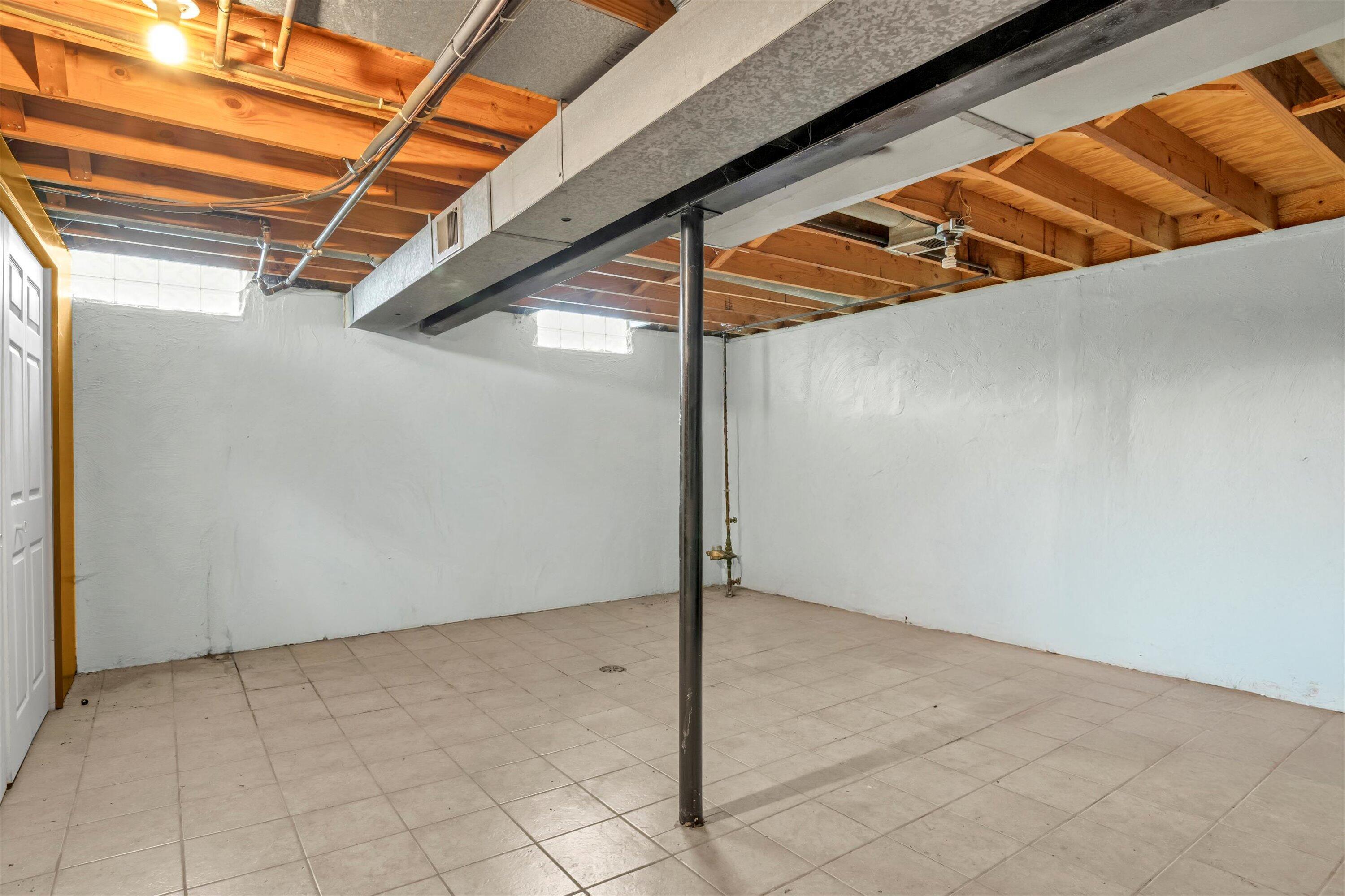 22115 Derby Road Woodhaven, MI 48183 - Photo 30 of 58 36-DSC04410