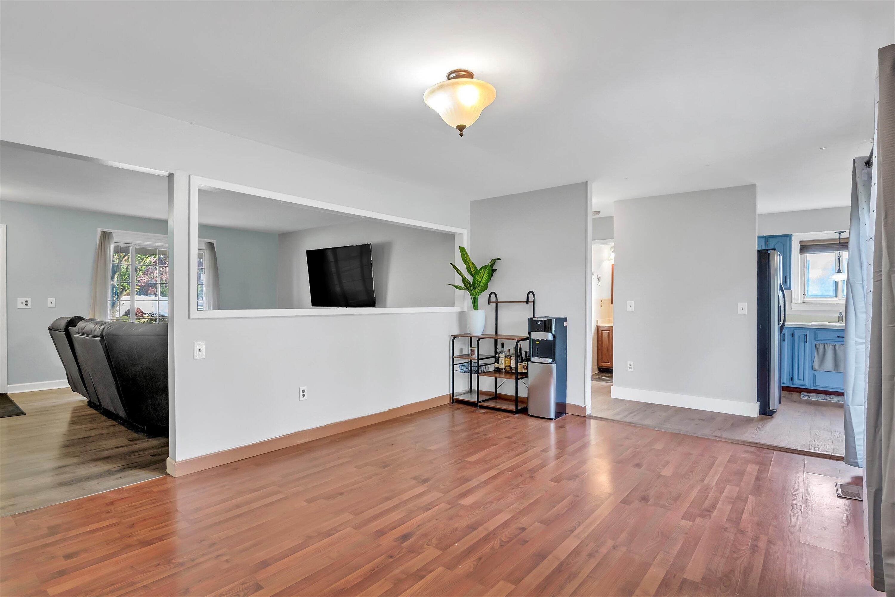 22115 Derby Road Woodhaven, MI 48183 - Photo 10 of 58 13-DSC04305