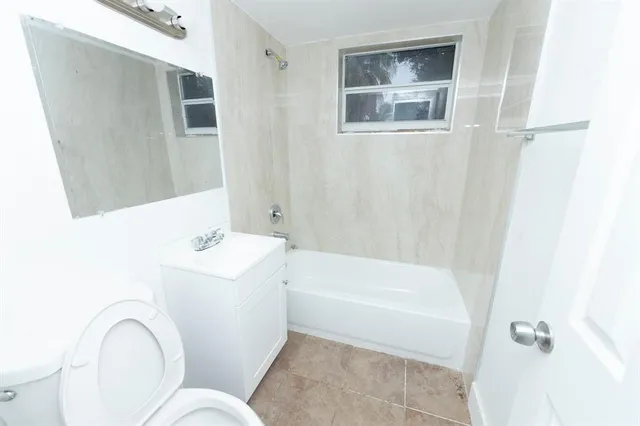 $3,650 | 205 Northwest 33rd Avenue, Lauderhill, FL 33311