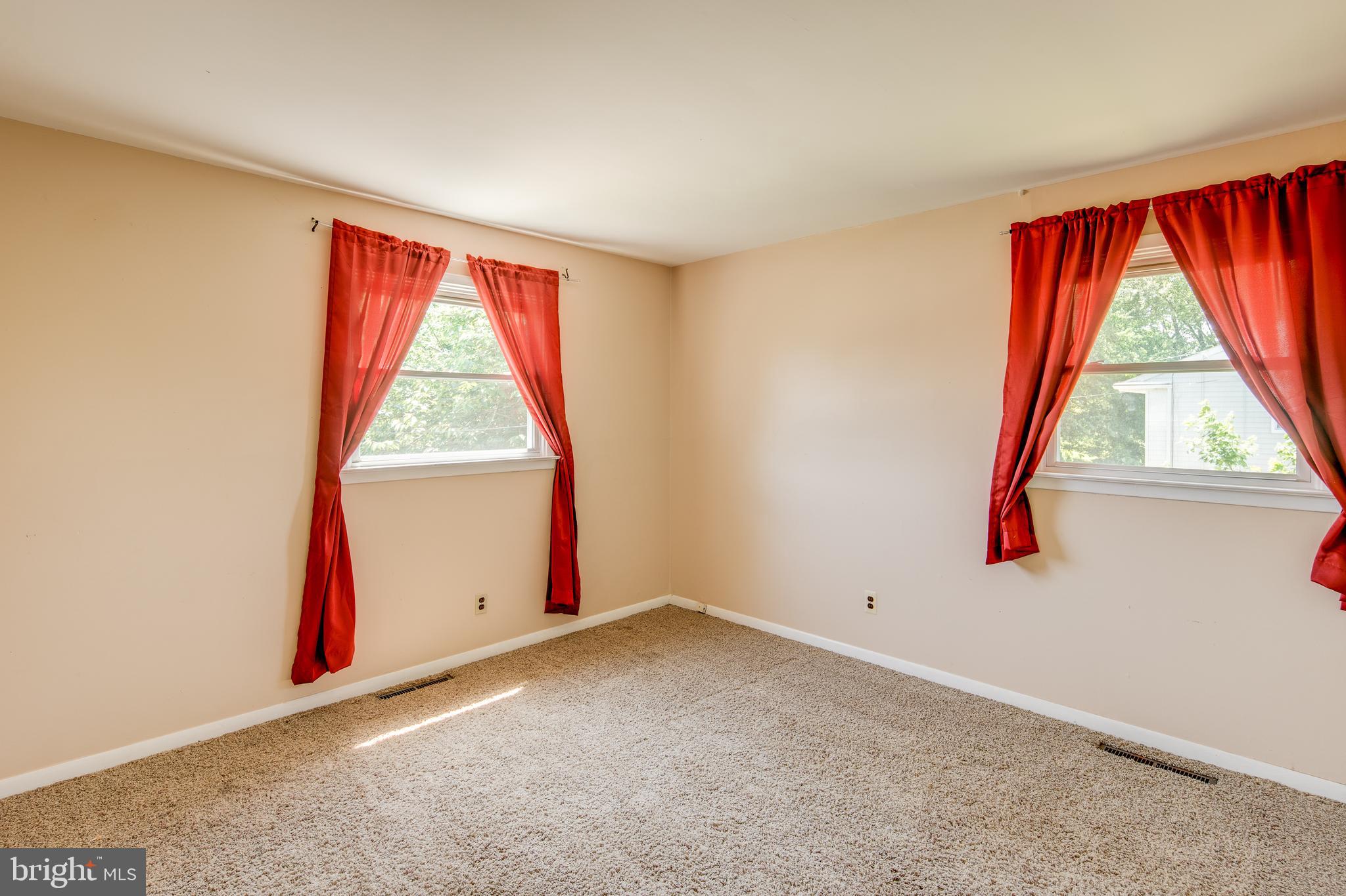 26 Spruce Road Burlington, NJ 08016 - Photo 14 of 16