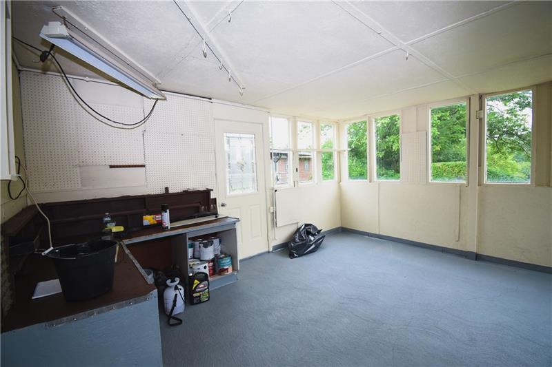 670 Lindsay Road Carnegie, PA 15106 - Photo 18 of 25 Workshop