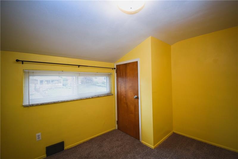 670 Lindsay Road Carnegie, PA 15106 - Photo 24 of 25 Bedroom 4