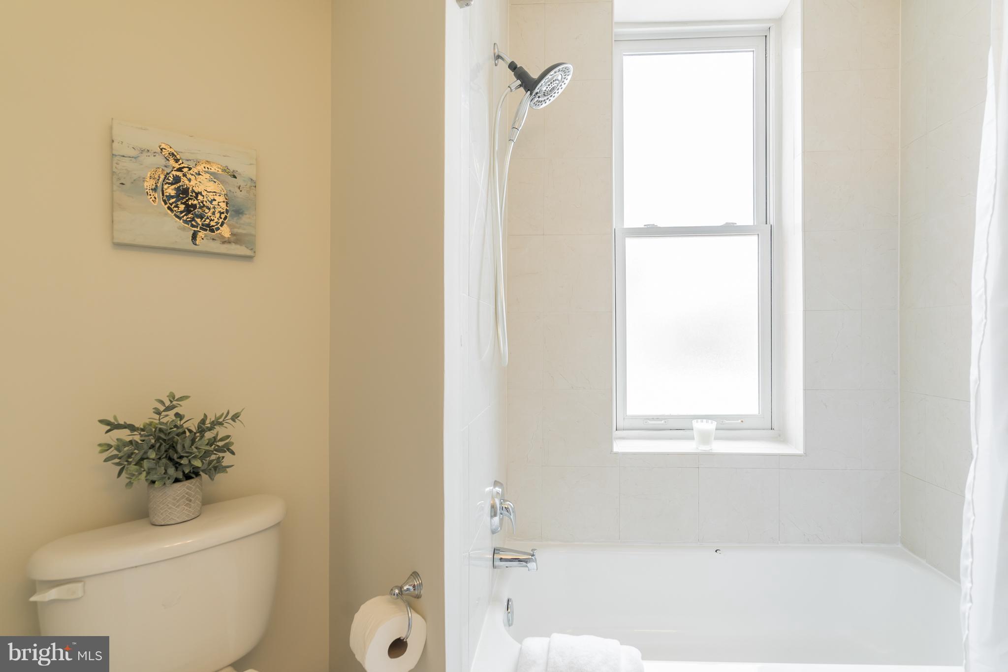 1418 W Street Northwest, Unit 401 Washington, DC 20009 - Photo 19 of 30 Bath