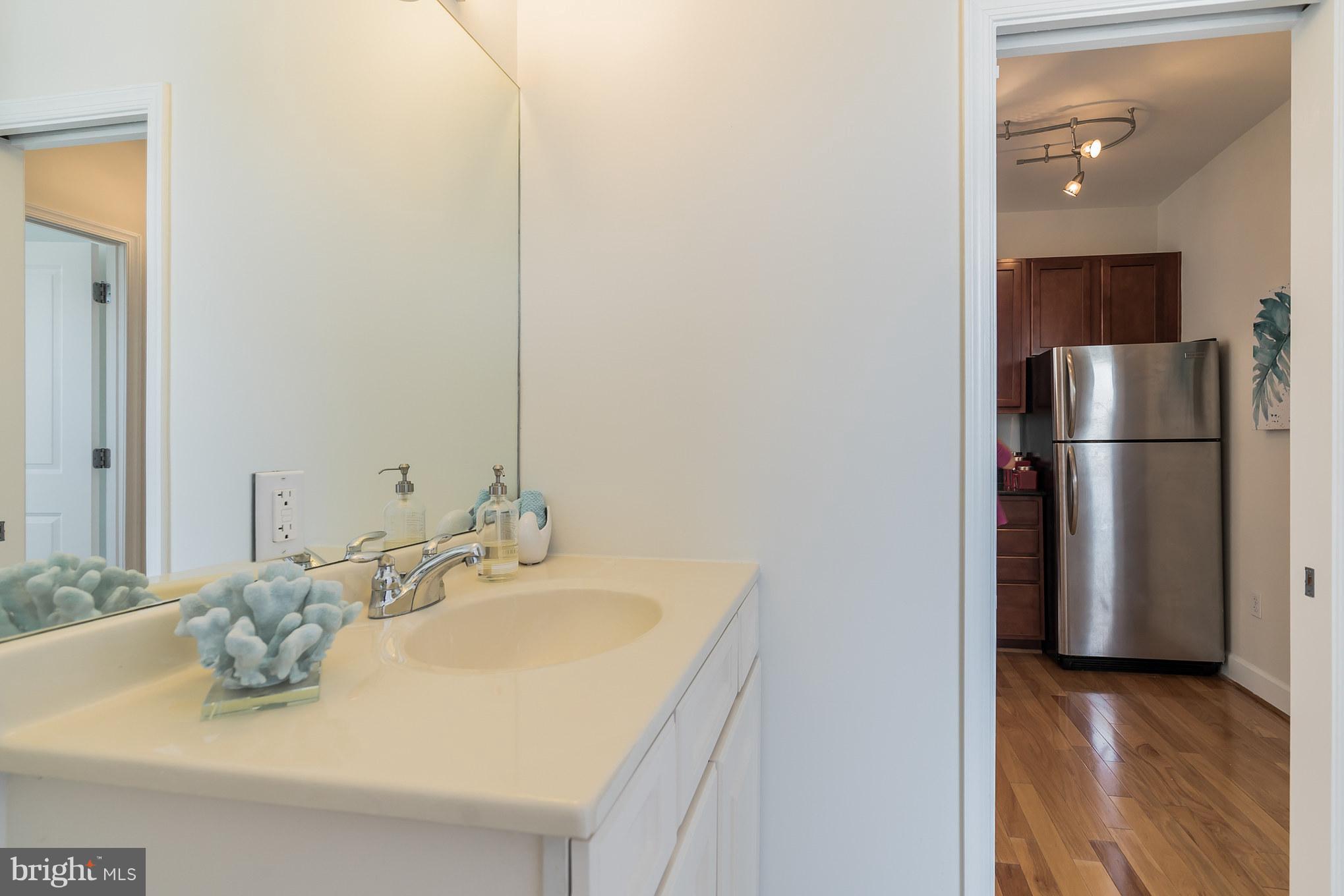 1418 W Street Northwest, Unit 401 Washington, DC 20009 - Photo 21 of 30 Bath