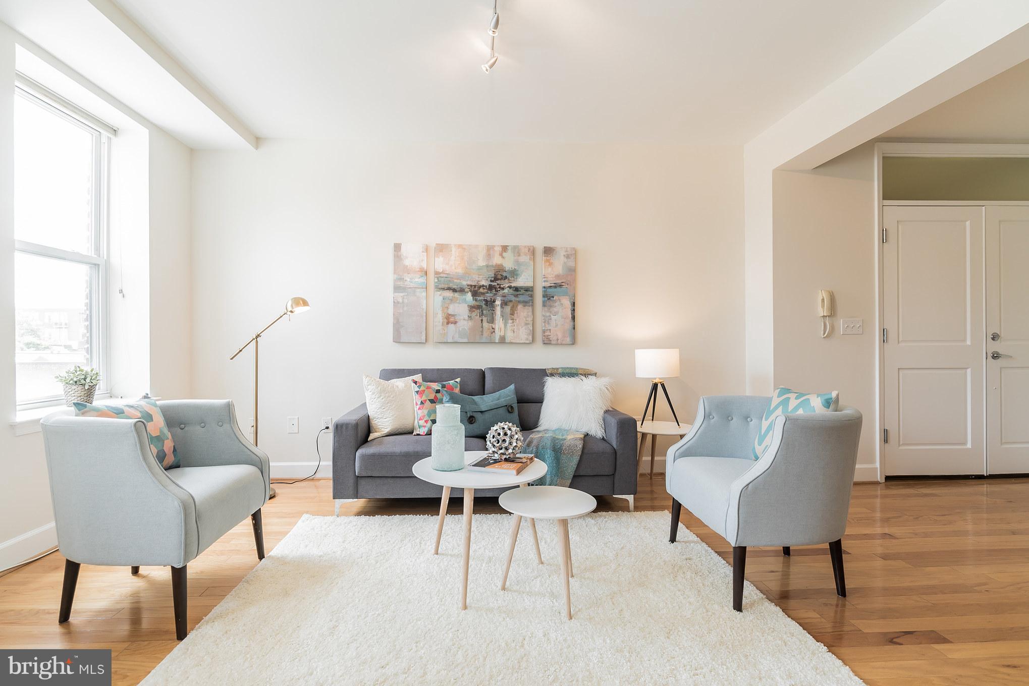 1418 W Street Northwest, Unit 401 Washington, DC 20009 - Photo 9 of 30 Living Room