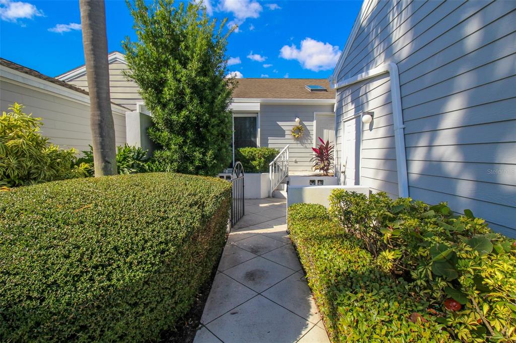 502 Sanderling Circle Bradenton, FL 34209 - Photo 13 of 47