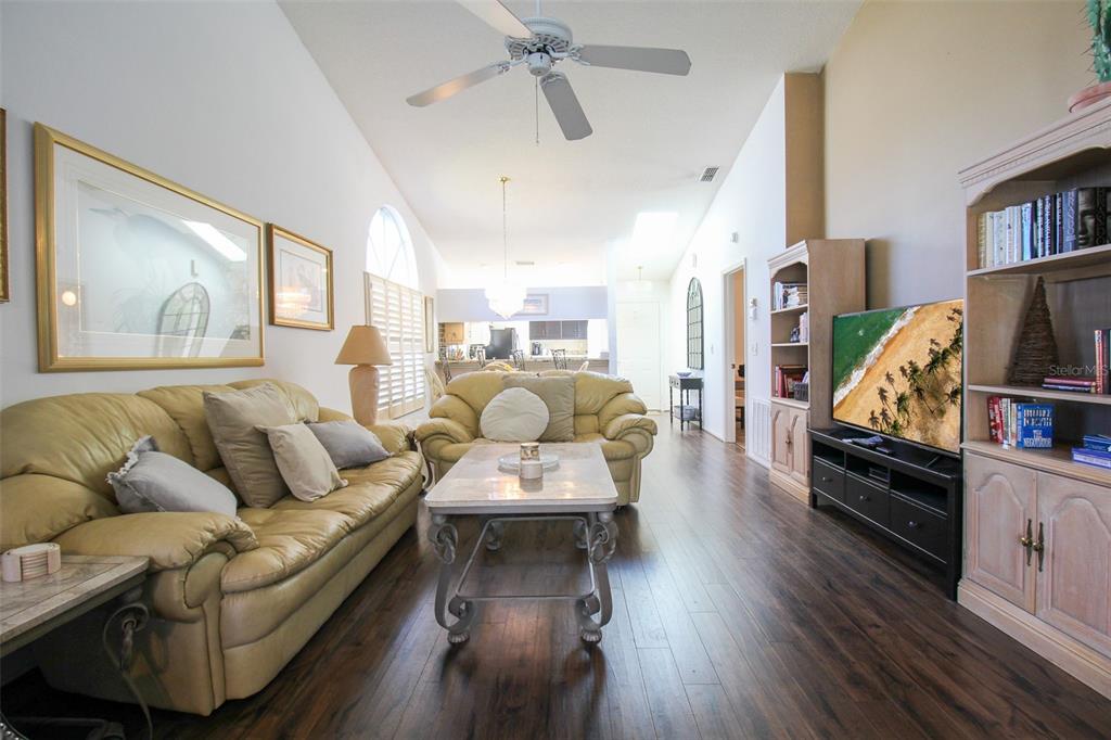 502 Sanderling Circle Bradenton, FL 34209 - Photo 3 of 47