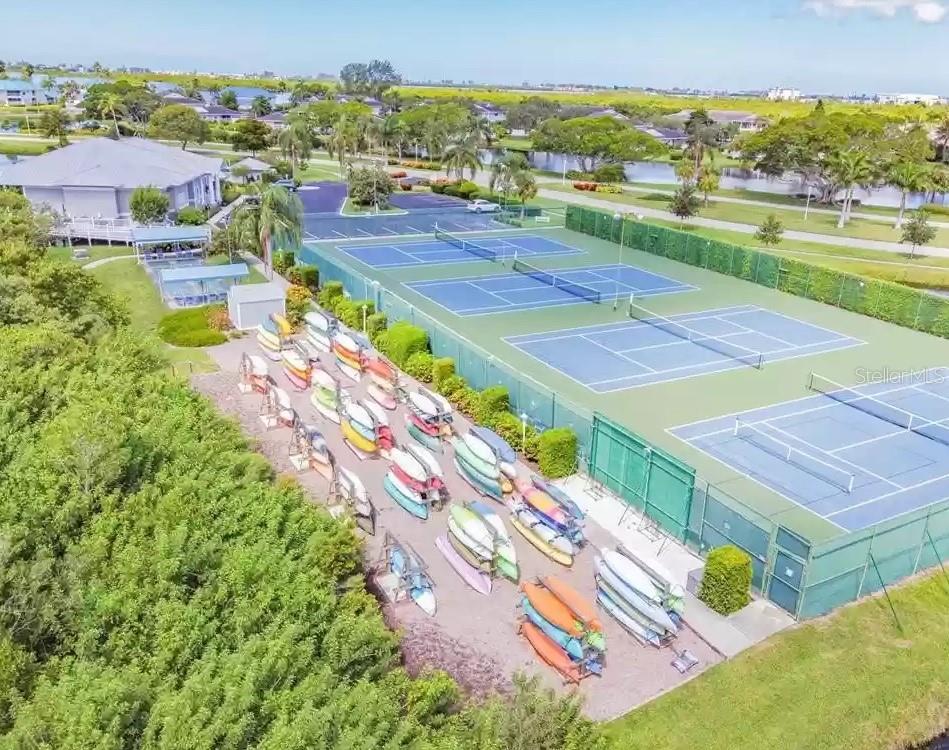 502 Sanderling Circle Bradenton, FL 34209 - Photo 4 of 47