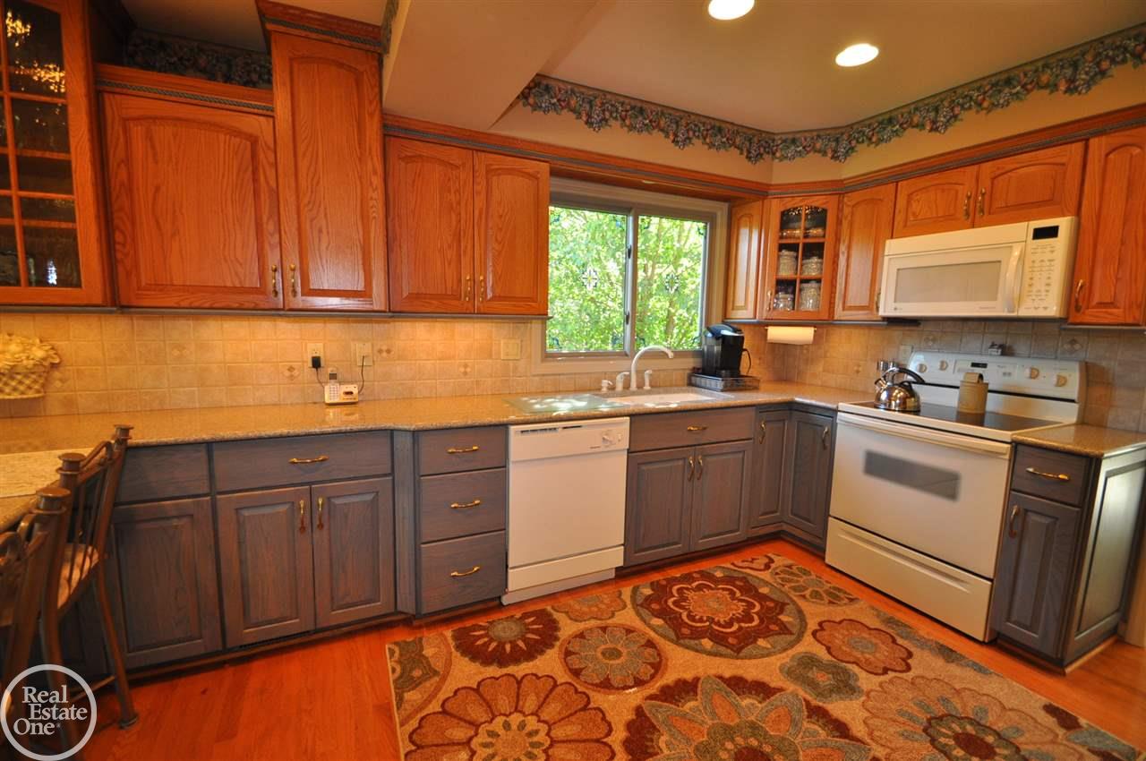 923 Ravine Terrace Drive Rochester Hills, MI 48307 - Photo 5 of 30