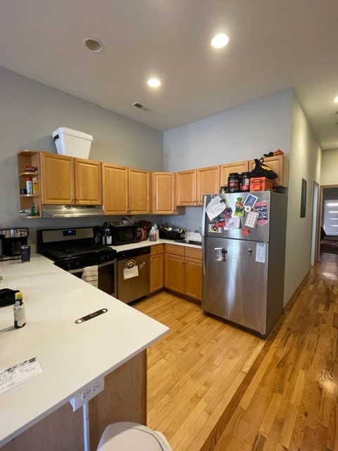 3216 North Racine Avenue, Unit 2 Chicago, IL 60657 - Photo 2 of 16