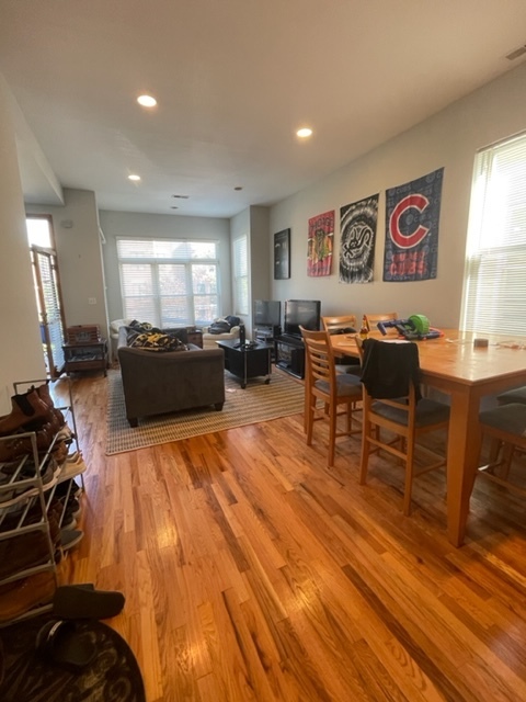 3216 North Racine Avenue, Unit 2 Chicago, IL 60657 - Photo 4 of 16