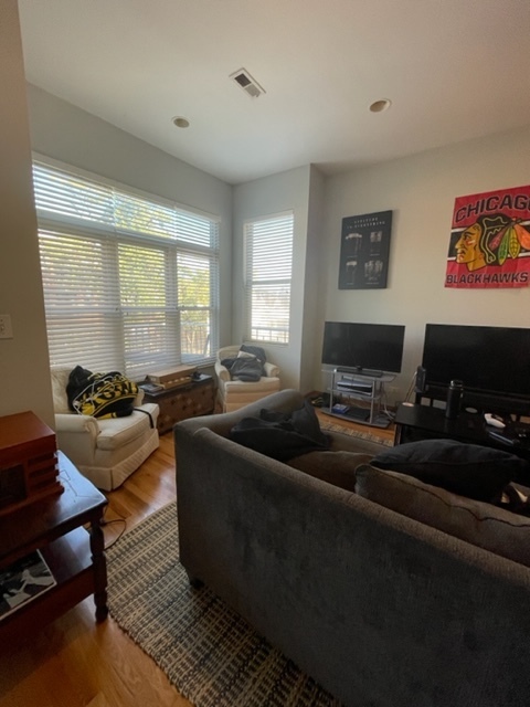 3216 North Racine Avenue, Unit 2 Chicago, IL 60657 - Photo 5 of 16