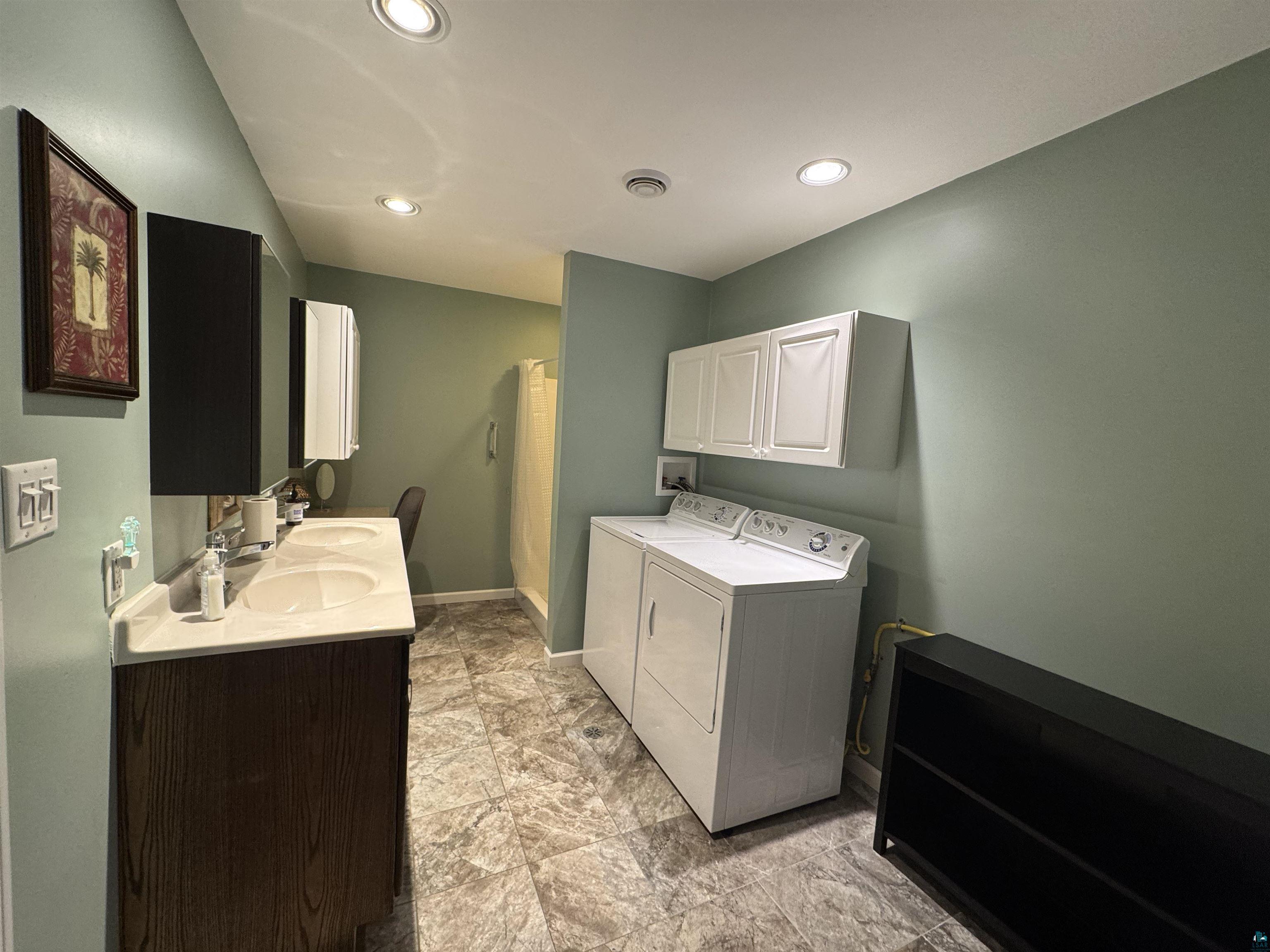 406 4th Street Moose Lake, MN 55767 - Photo 13 of 42 Laundry and Bath