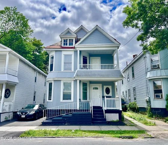 $349,900 | 517 Summit Avenue, Schenectady, NY 12307