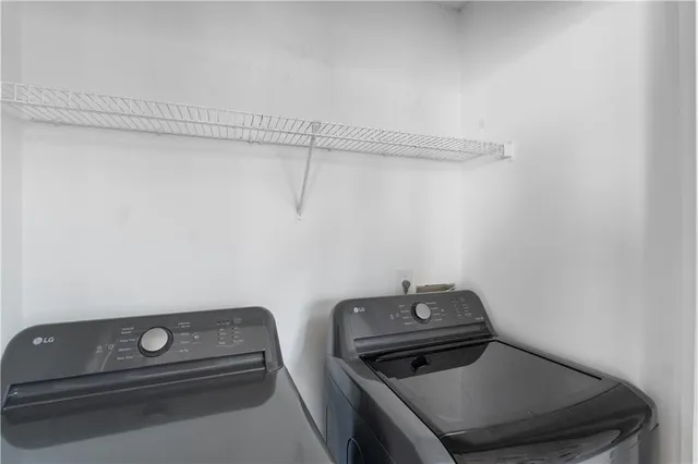 a view of utility room