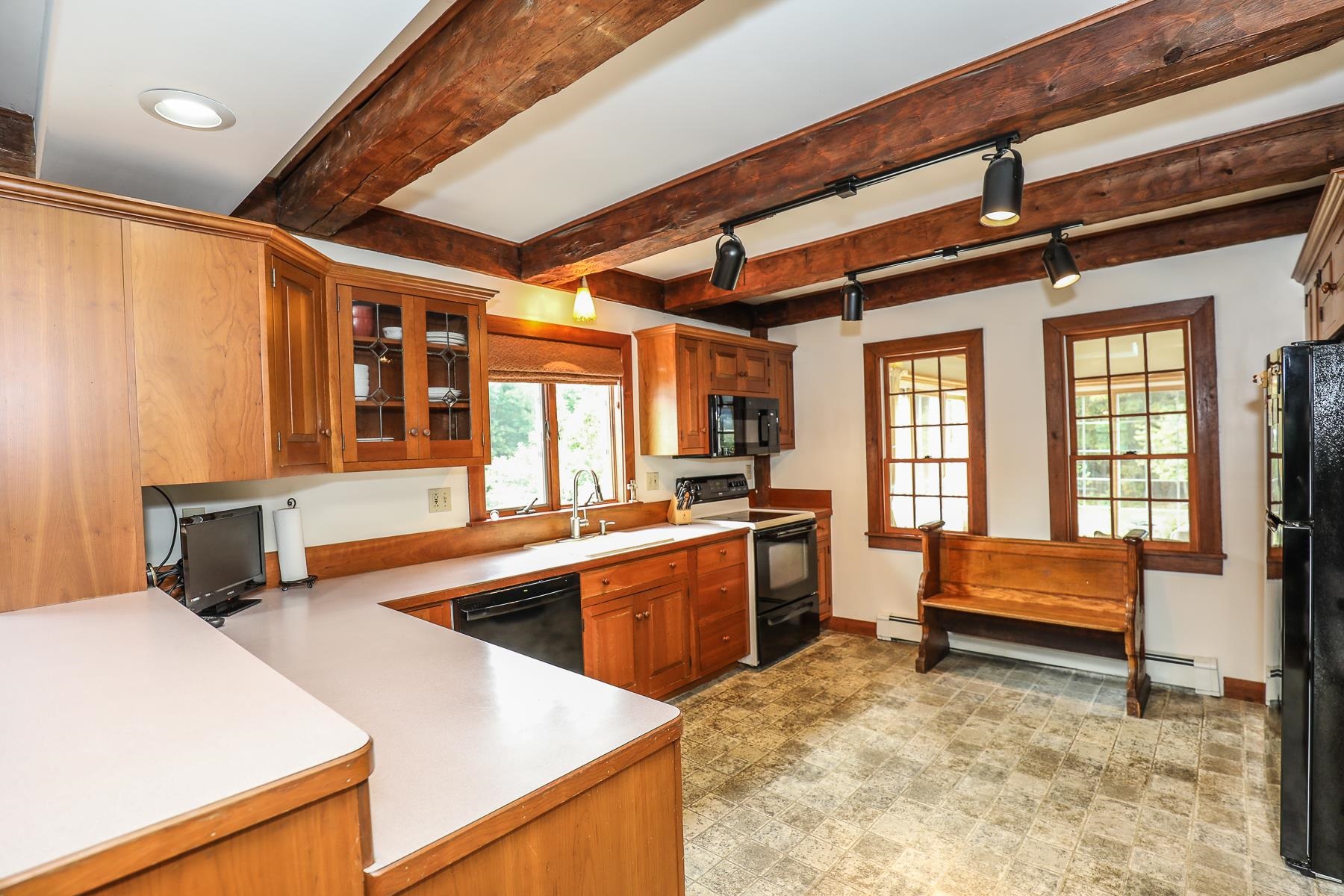 159 Chester Road Candia, NH 03034 - Photo 4 of 33