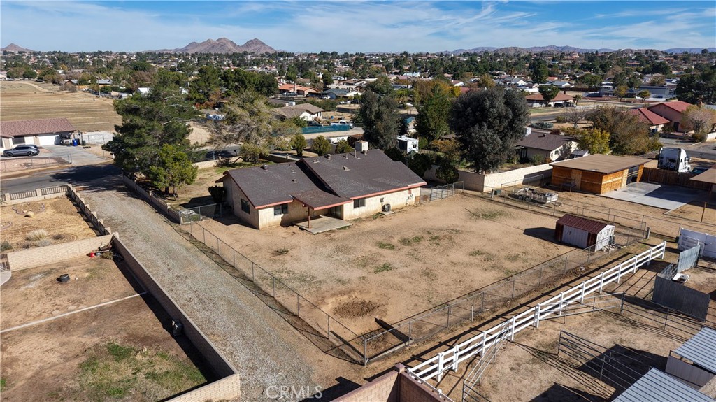 18891 Shoshonee Road Apple Valley, CA 92307 - Photo 28 of 33 a view of a terrace