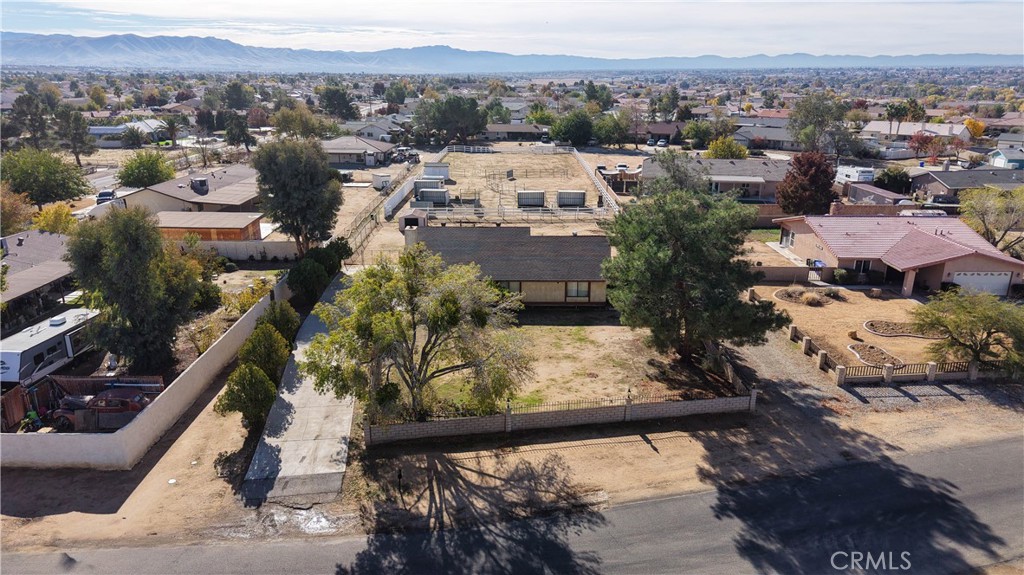 18891 Shoshonee Road Apple Valley, CA 92307 - Photo 32 of 33 a view of a city