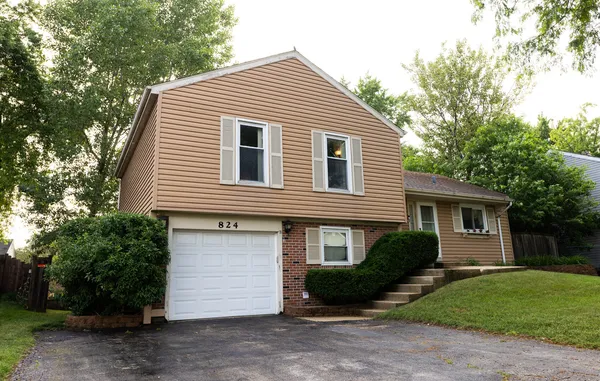 $399,000 | 824 Grant Street, Bartlett, IL 60103