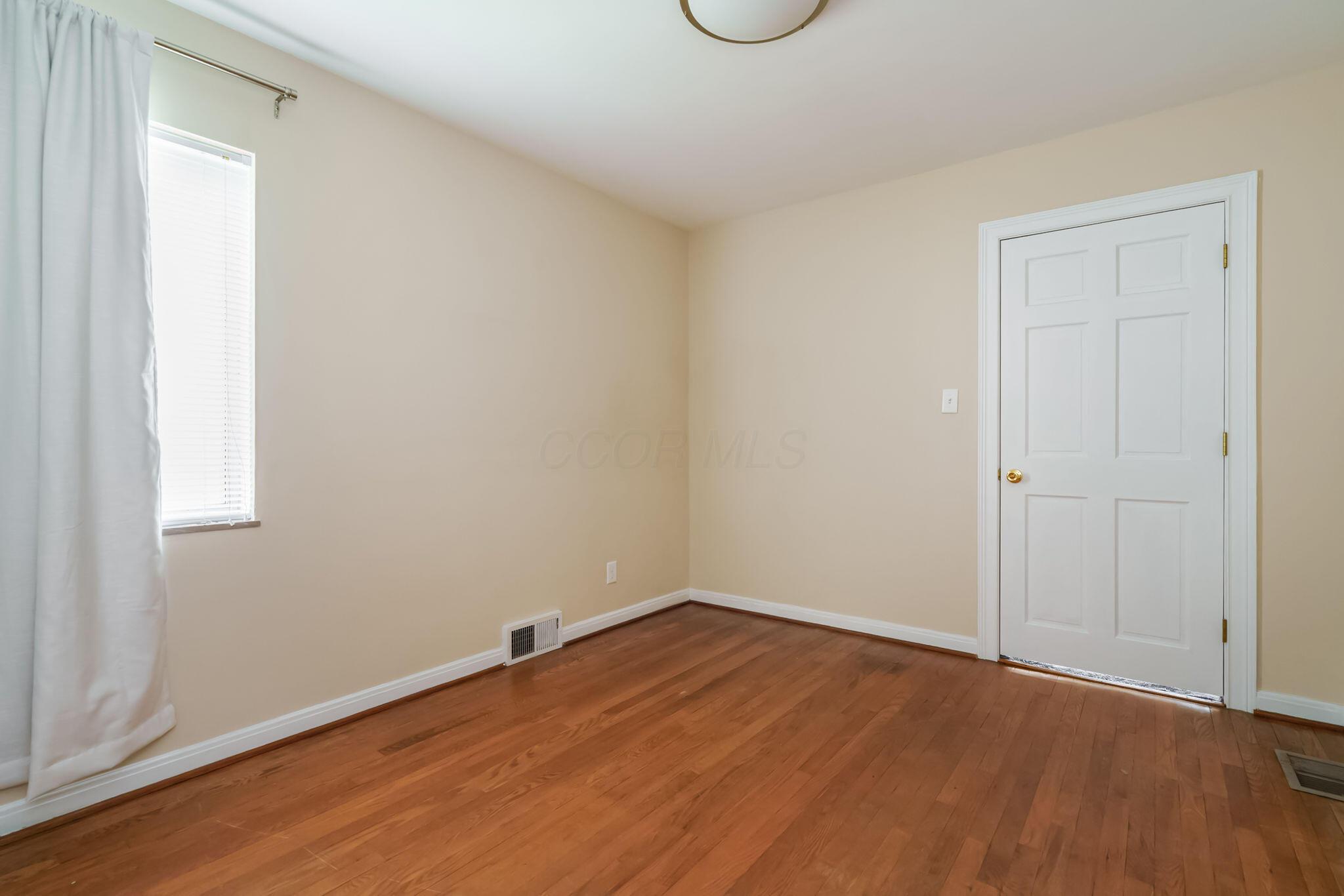 908 Vernon Road Columbus, OH 43209 - Photo 19 of 36 Bedroom 1