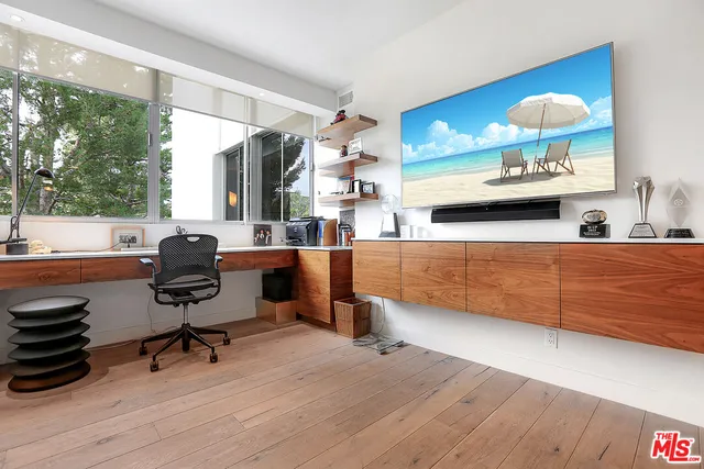 $6,500 | 17352 Sunset Boulevard, Unit 301, Pacific Palisades, CA 90272