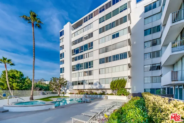 $6,500 | 17352 Sunset Boulevard, Unit 301, Pacific Palisades, CA 90272
