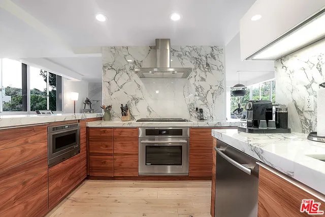 $6,500 | 17352 Sunset Boulevard, Unit 301, Pacific Palisades, CA 90272