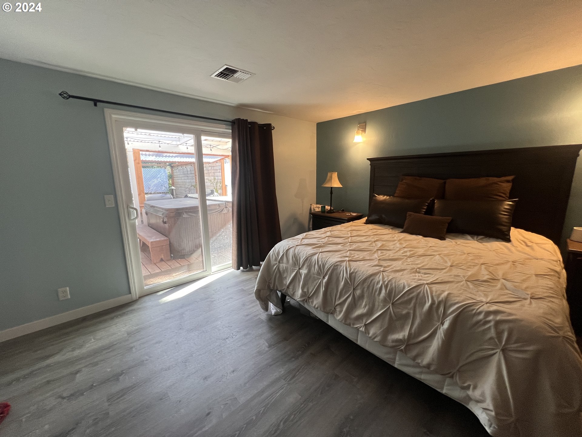 4091 Scenic Drive Eugene, OR 97404 - Photo 16 of 45 Primary Bedroom