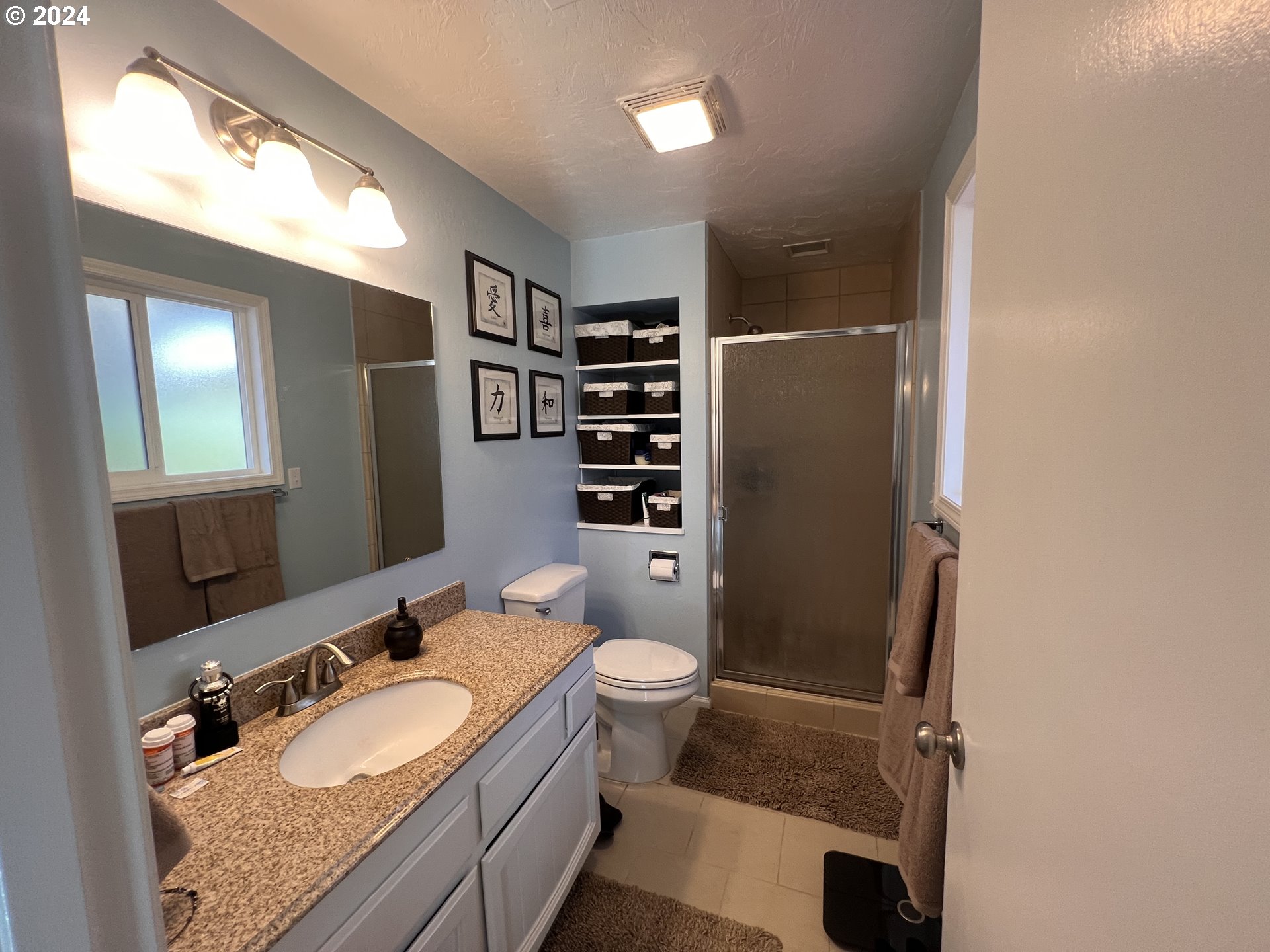 4091 Scenic Drive Eugene, OR 97404 - Photo 18 of 45 Bathroom