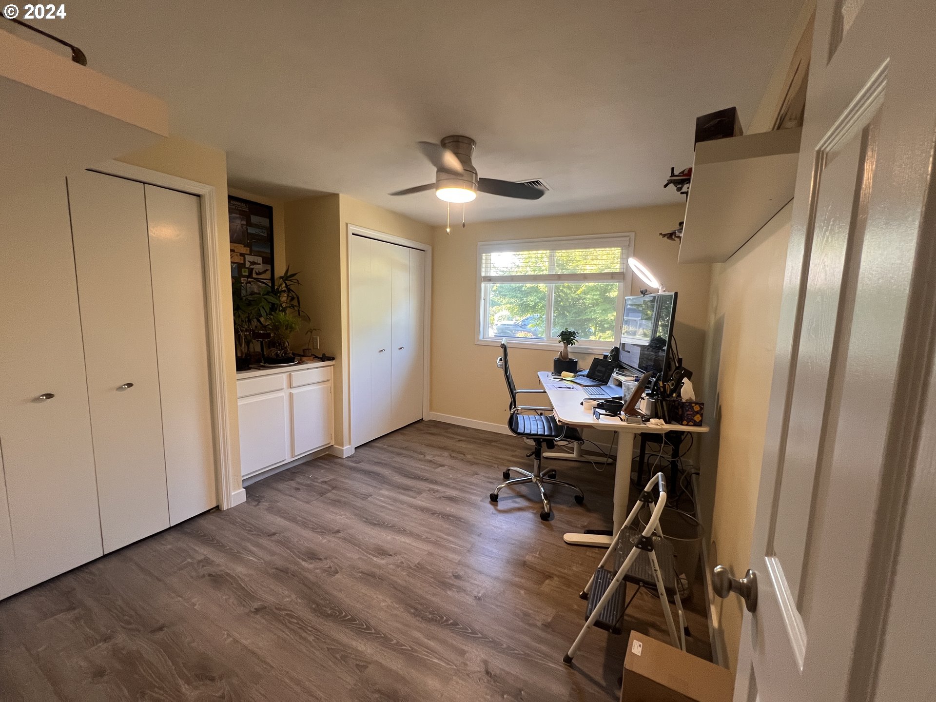 4091 Scenic Drive Eugene, OR 97404 - Photo 19 of 45 Bedroom